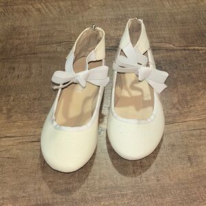 Kenneth Cole New York Girls White Sparkly Bow Ballet Flats (12)